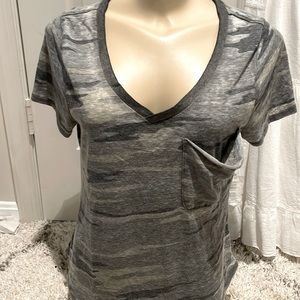 SOCIALITE CAMOUFLAGE DEEP V NECK POCKET T SHIRT  NWT. SZ  medium